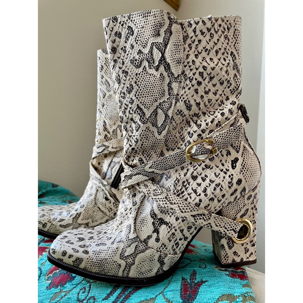 Free Life White Snakeskin Leather Boots Size 8